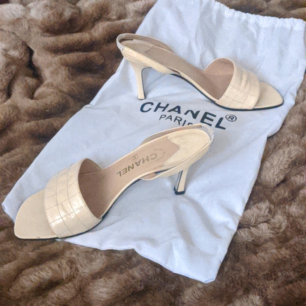 Chanel Sling back patent leather Ivory shoes